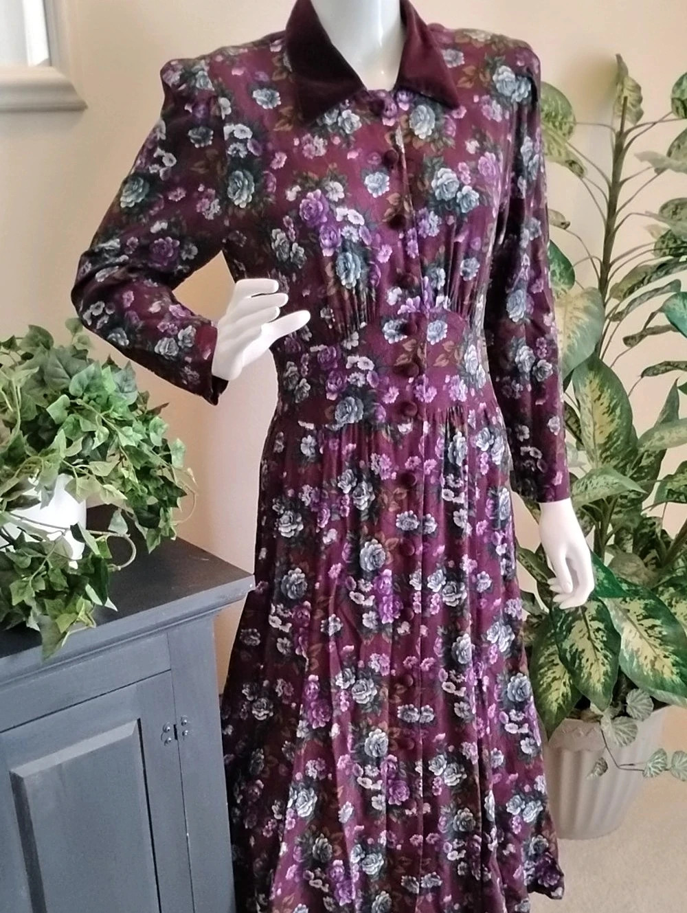Floral Velvet-Collar Maxi Dress in Purple & Pink Like New